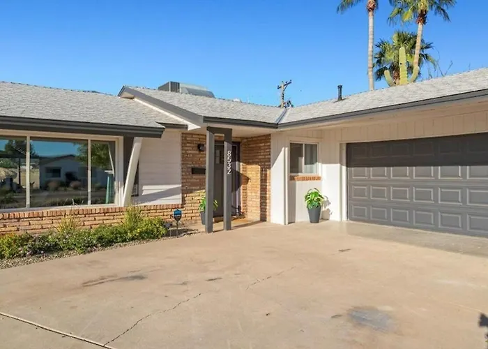 Modern Old Town Paradise Oasis Yard Wpool *