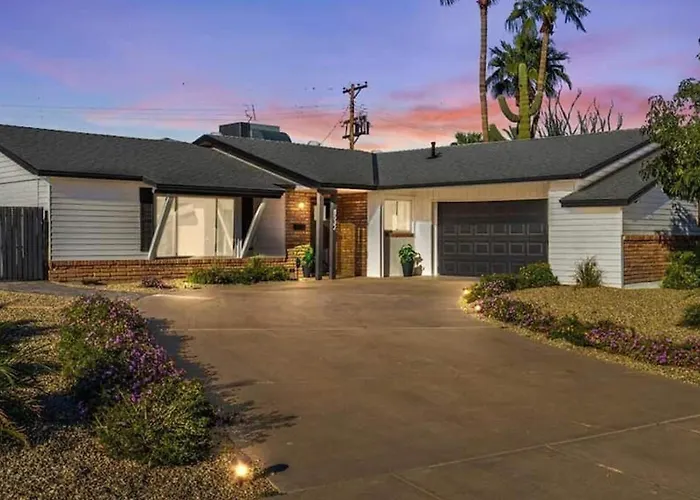 Modern Old Town Paradise Oasis Yard Wpool