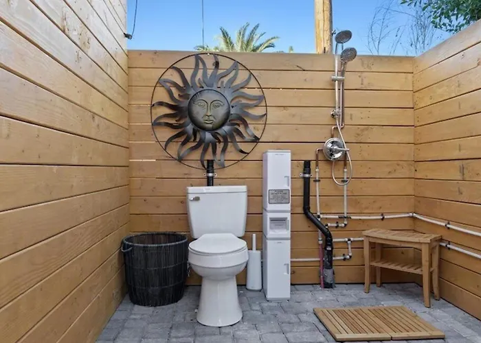 Modern Old Town Paradise Oasis Yard Wpool *