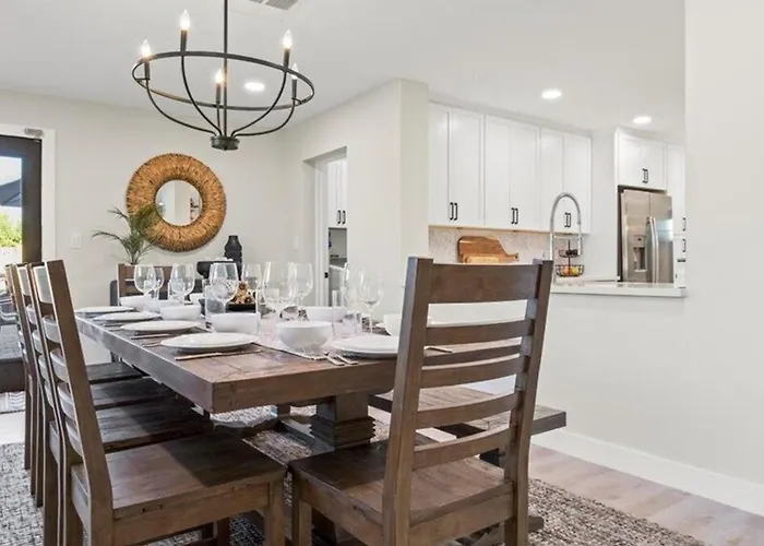 Modern Old Town Paradise Oasis Yard Wpool *